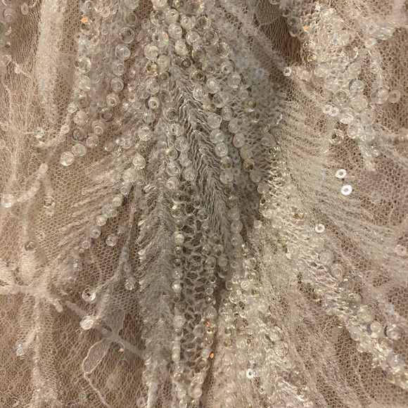 Never been worn wedding dress from David’s bridal - Picture 8 of 13